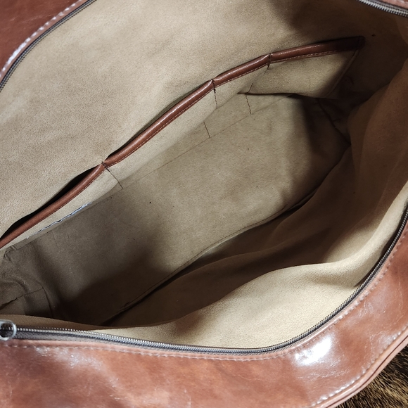 CRYSTALYN KAE VEGAN LEATHER large shoulder tote - Picture 7 of 8